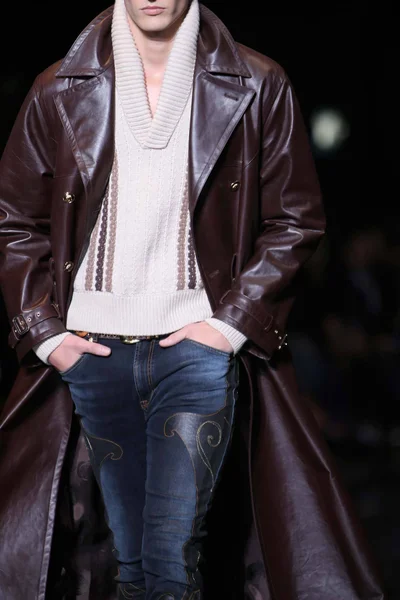 Look 45